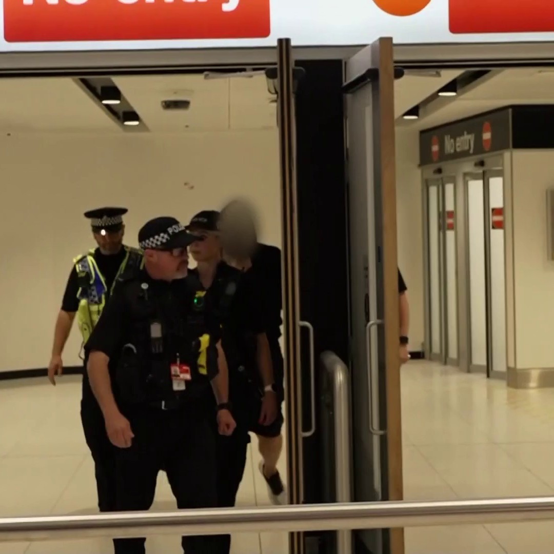 A 39-year-old man from Bolton has been detained on his return from Gelsenkirchen at Manchester Airport under the Football Spectators Act 🚨 He will appear in court tomorrow for a Civil Football Banning Order hearing.