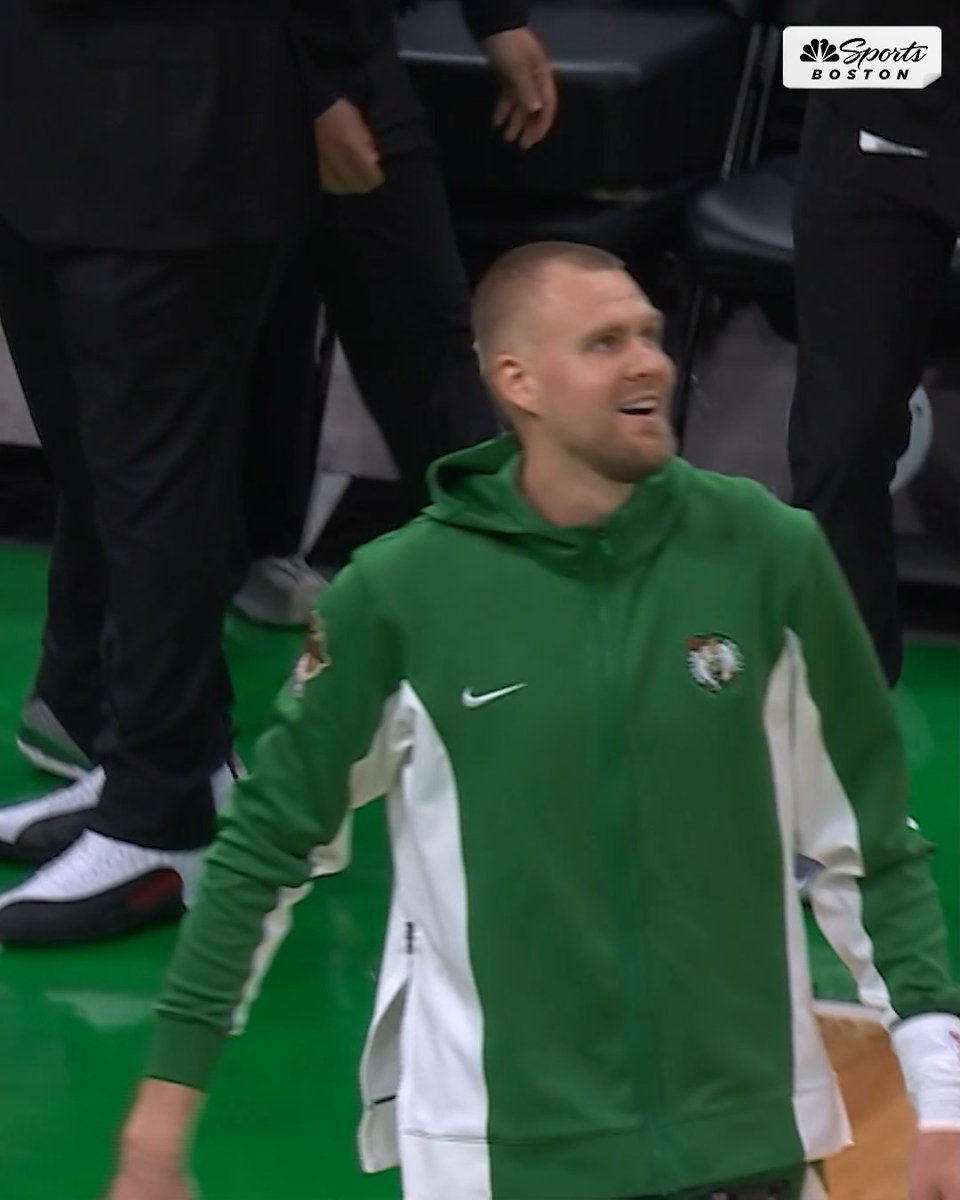 find someone who loves you like TD Garden loves KP 🔊 👏