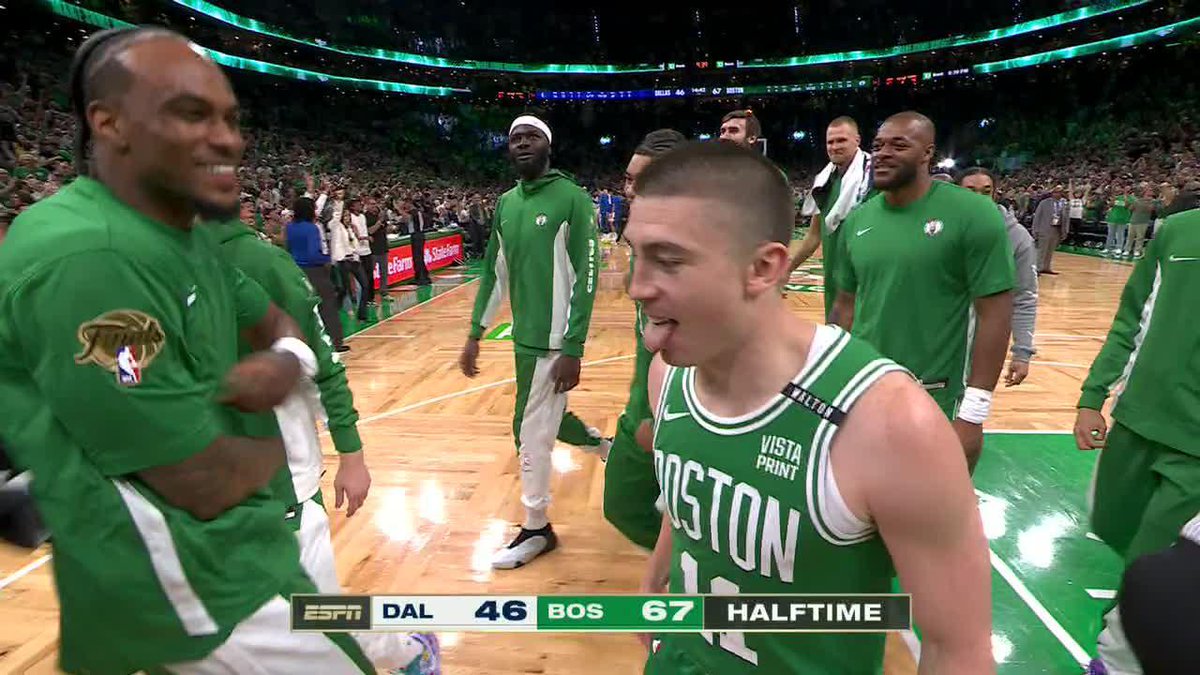 PAYTON PRITCHARD AT THE HALFTIME BUZZER 😱😱😱 #NBAFinals