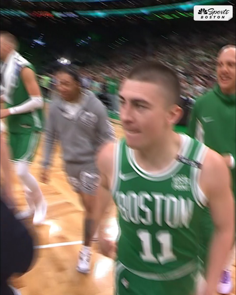 PAYTON PRITCHARD AT THE BUZZER... AGAIN! ⏰ Payton Pritchard