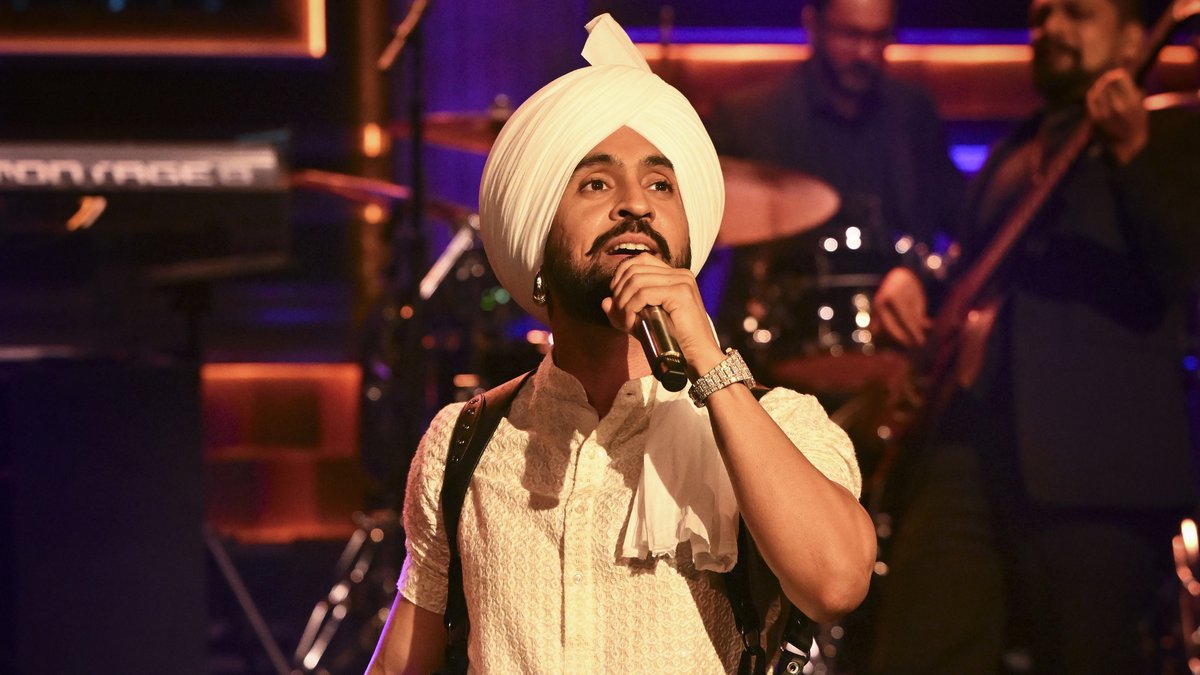 .DILJIT DOSANJH performs "G.O.A.T."! Watch the full performance ⬇️ #FallonTonight #DiljitOnFallon