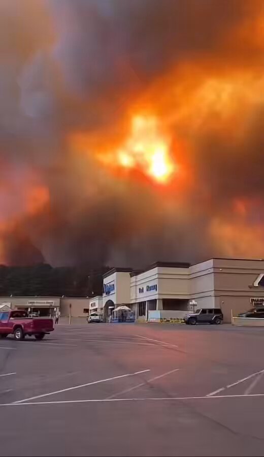 New Mexico: As of this morning The South Fork Fire was estimated at 13,921 acres and the Salt Fire was estimated at 4,800 acres. #wildfire #nmfire #saltfire #southforkfire These fires ran fast, an unconfirmed amount of structures were lost. Crews and fire managers will start the process of picking up the pieces and determining what they have on the ground. 🙏