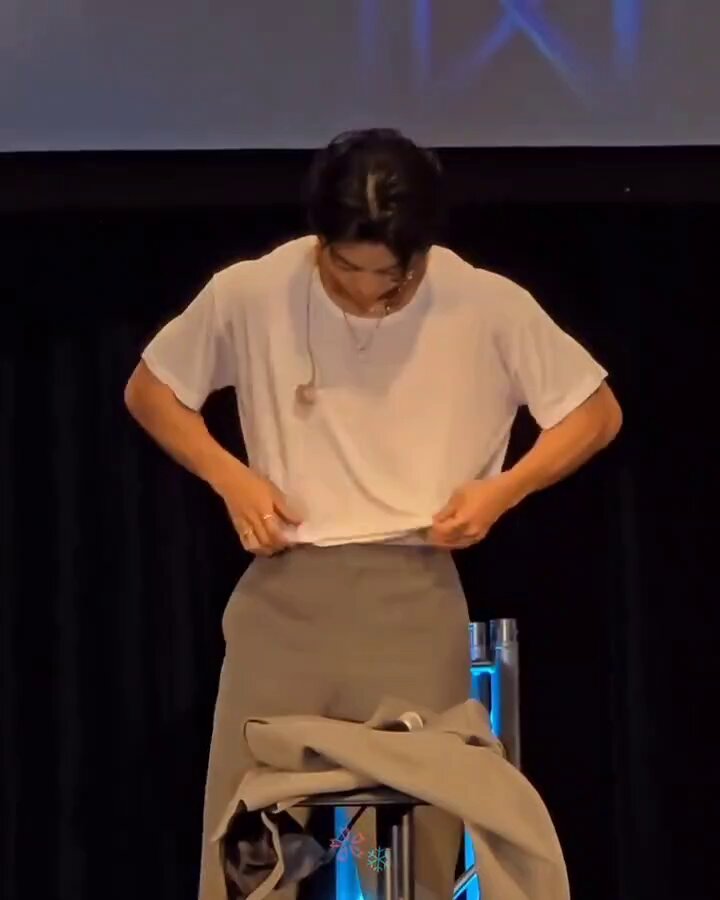 3102. Hongseok / PENTAGON