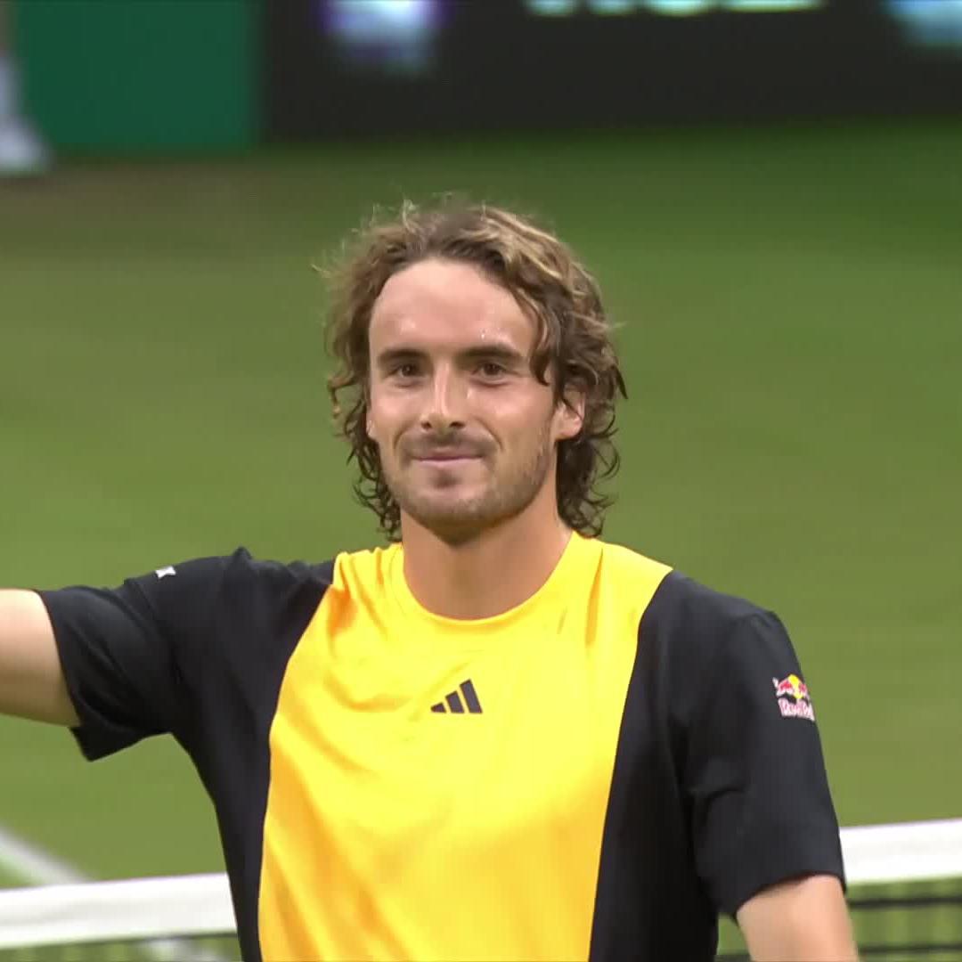 Stef survives the Squire 🙌 @steftsitsipas battles through a resilient Henri Squire 7-6 7-6 to move on at the #TerraWortmannOpen