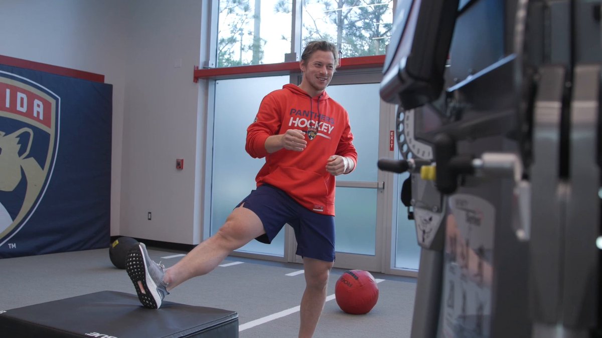 The Florida Panthers new $65 million practice facility is incredible. • 27-stall locker room • Full-time team chef • 2 regulation-size rinks • Gym & pickleball court • 7,500-sqft team store & restaurant Many players live nearby and drive golf carts.