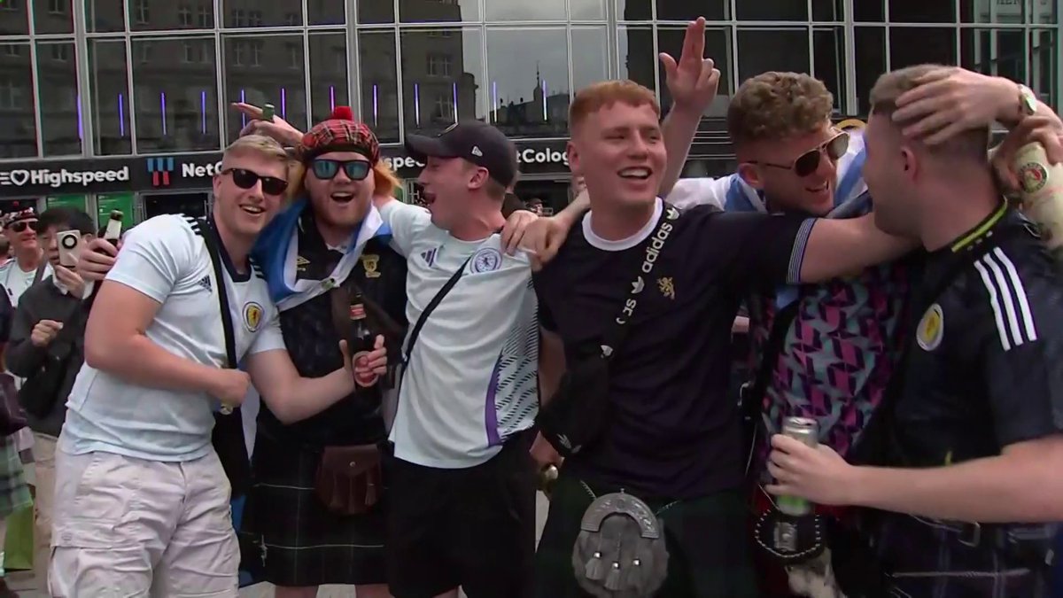 "No Scotland no party" 🎶 The Tartan Army are in full voice 🤩