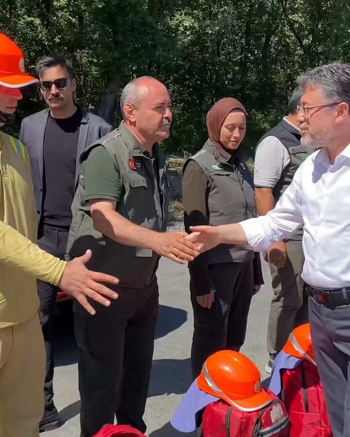 🧑‍🚒Türkiye’nin en yüksek yangın gözetleme kulesinde #YeşilVatan bekçileriyle bayramlaştık. Her bir #OrmanınKahramanı'mızın emeğine, alın terine ve gayretine şahidiz. Ayağınıza taş, gözünüze yaş, yüreğinize telaş değmesin. İyi ki varsınız. 👏 📍Sarıyer Yangın Gözetleme Kulesi / İstanbul