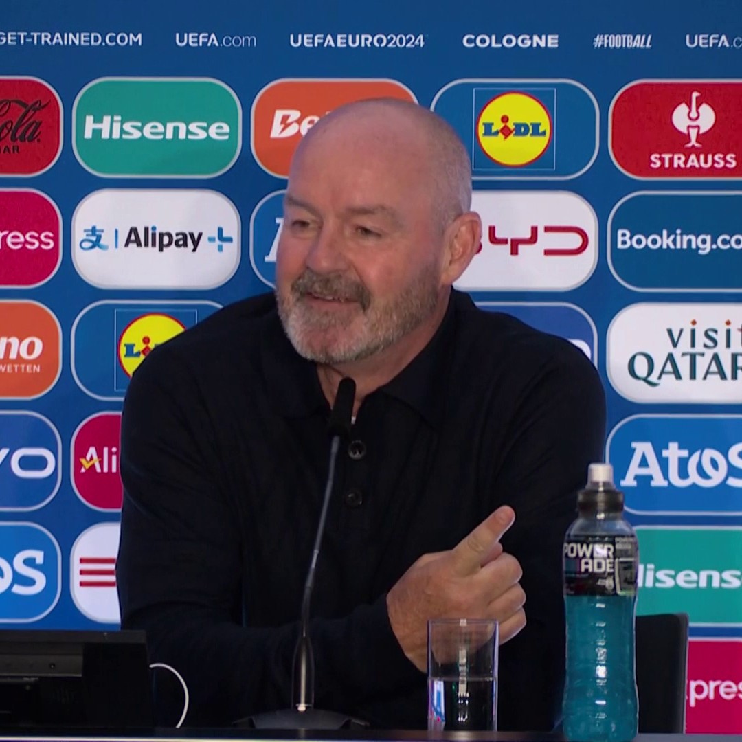 "You're not Steve Clarke, I'm Steve Clarke" 😂 A few laughs post-match as a journalist accidently introduces himself as the Scotland boss 🤭