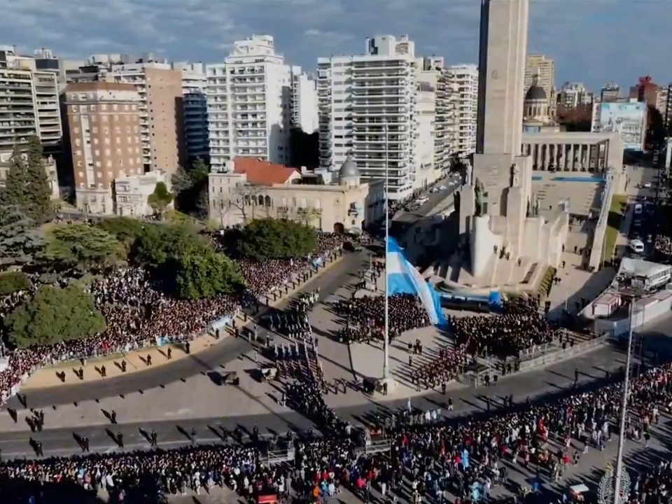 "Aurora": Por este momento durante el acto del #DiaDeLaBandera en Rosario