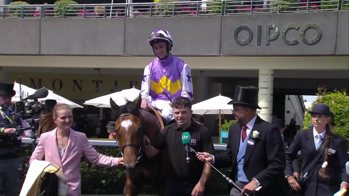 😅 Now you see it.... 🎙 Now you don't! #ITVRacing | #RoyalAscot | Rishi Persad