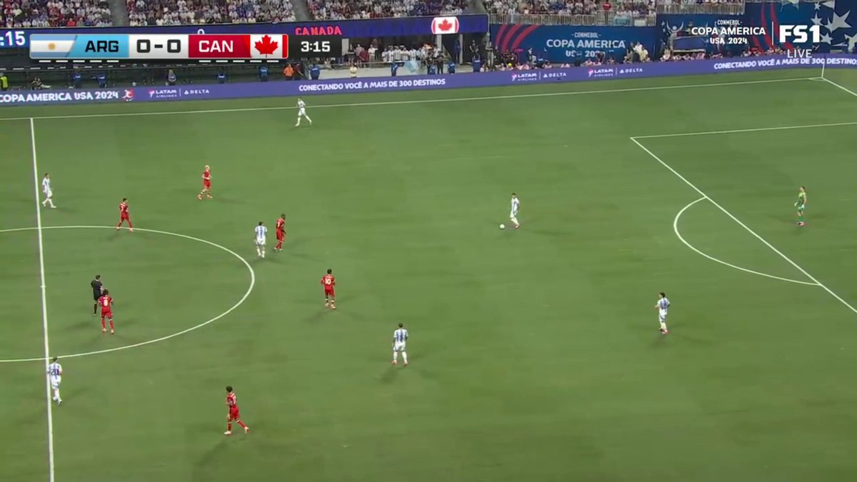 What a chance here for Argentina! Maxime Crépeau with the denial! 🚫