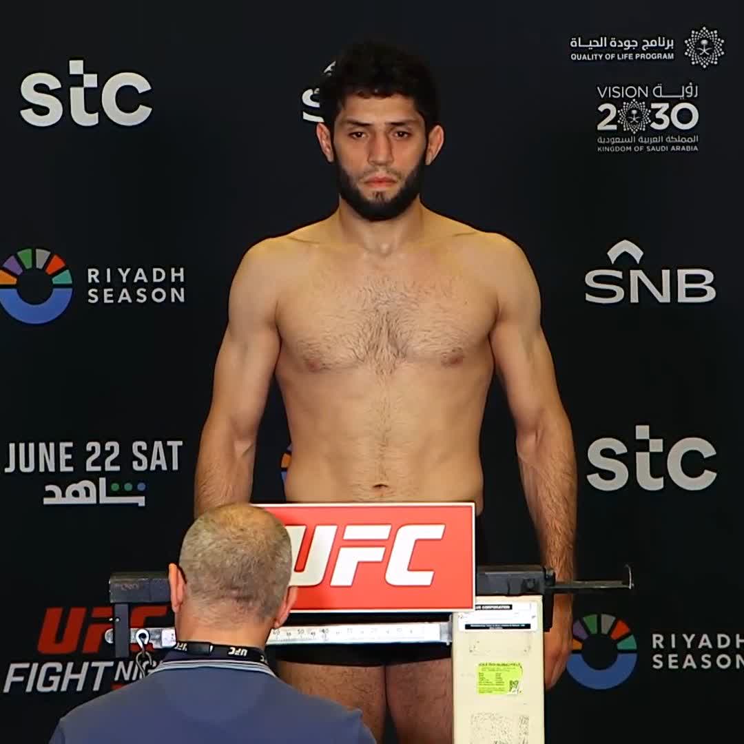 The #UFCSaudiArabia main event is OFFICIAL 👏 @Ikram_Aliskerov weighs-in at 184lbs! [ TOMORROW on ABC | 3pmET/12pmPT | #RiyadhSeason ]