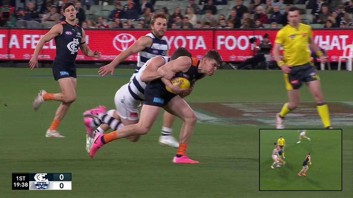 Sam Walsh was awarded a free kick following this Patrick Dangerfield tackle. #AFLBluesCats