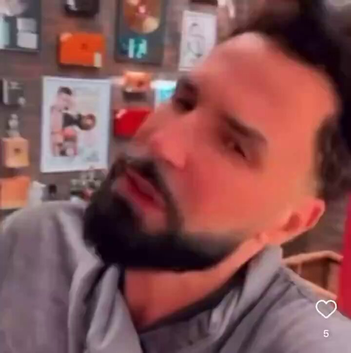 LIVRAMENTO: Latino surta ao saber que foi convidado para cantar no palco secundário do São João de Caruaru e não no principal, afirma que foi “por questões políticas” e cancela show.