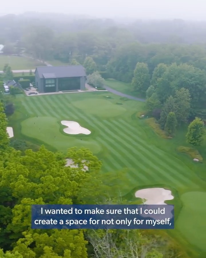 Small flex, big reward 👏 Jason Day shows off his major inspired bunkers at his home in Ohio. (Presented by TruGreen)
