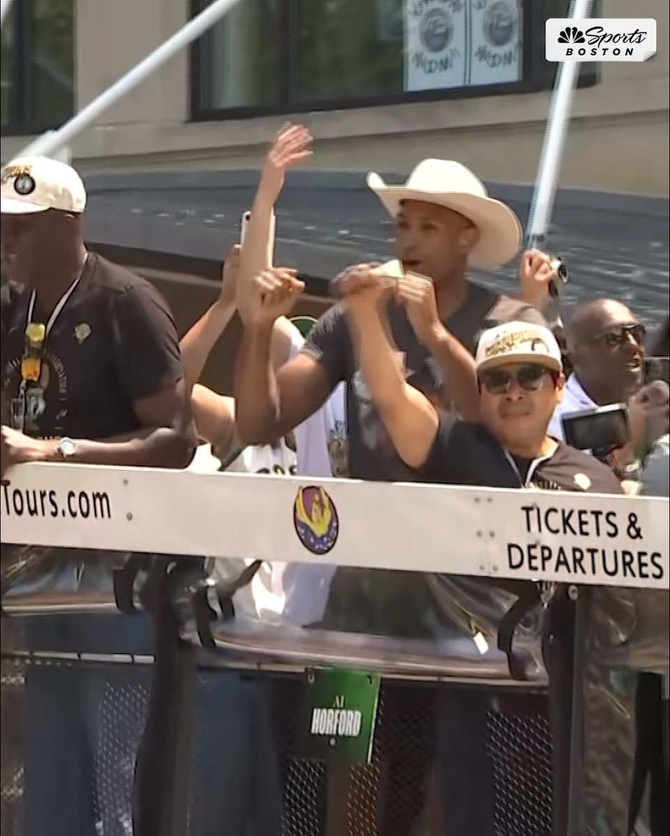 Al Horford got his parade 💚
