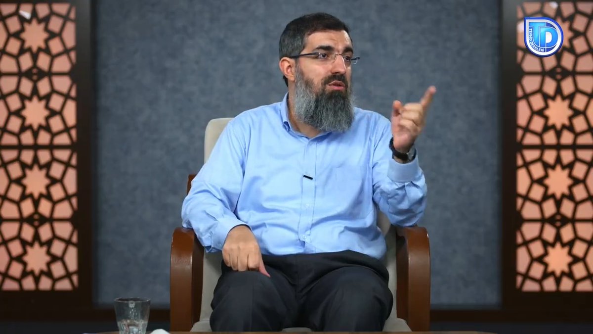 ➜ "Kemalistler, bundan önce de Kürt halkını yok saydılar." ➜ "Irkçılık bir küfür çeşididir." 🔍 Belediyelerin Arapça Tabelaları Kaldırma Kararı Nasıl Değerlendirilmeli?
