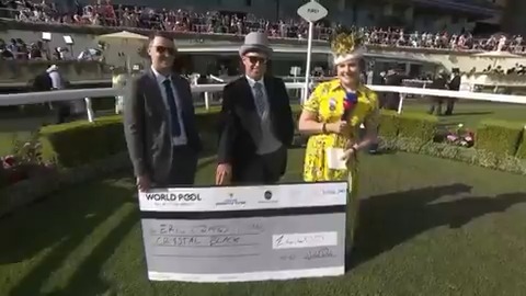 A true family affair! ๐ฅน ๐ฎ๐ช Brothers Eric and James Hyland look after CRYSTAL BLACK everyday and they collect our ยฃ4,000 World Pool ๐ด๐๐๐๐๐ ๐๐ ๐๐๐ ๐ซ๐๐ prize. #WorldPool | Colin Keane