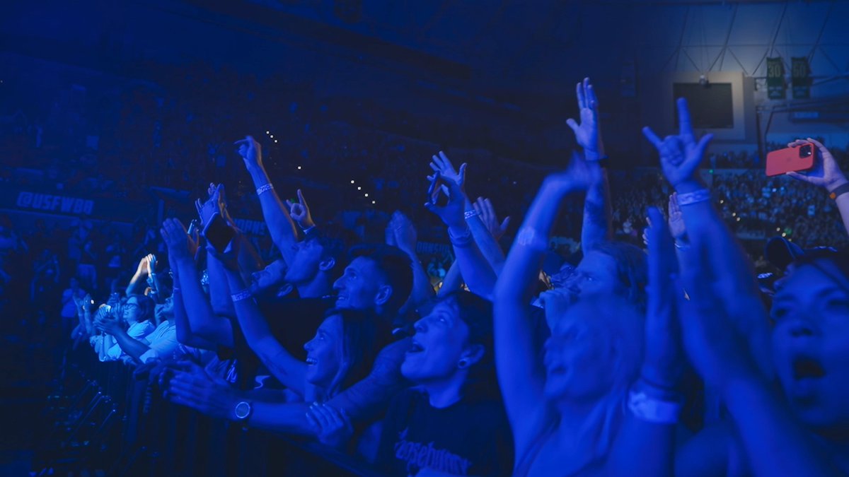From on-stage, to on-screen. See how William Ryan Key uses a Razer Blade 18 to always stay connected to fans, and learn more about Yellowcard's reunion in this episode of #MadeWithBlade See the full video at: