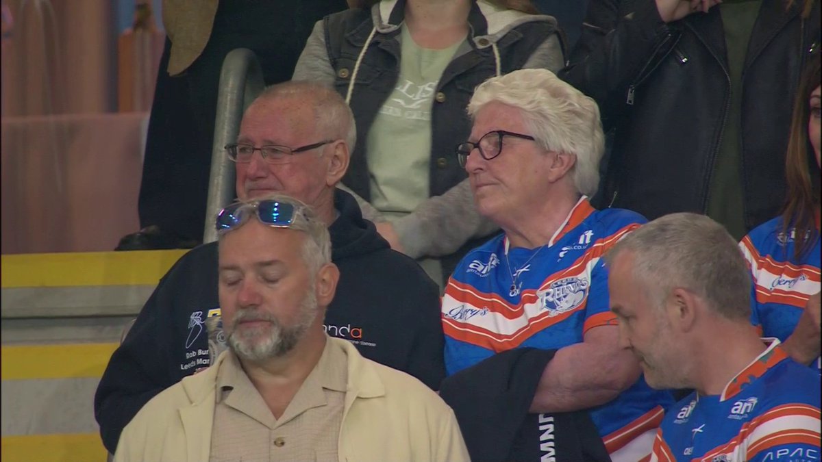 An amazing end to an amazing night for the players, crowd and most of all Rob's family. #ONEROBBURROW #SkySportsRL