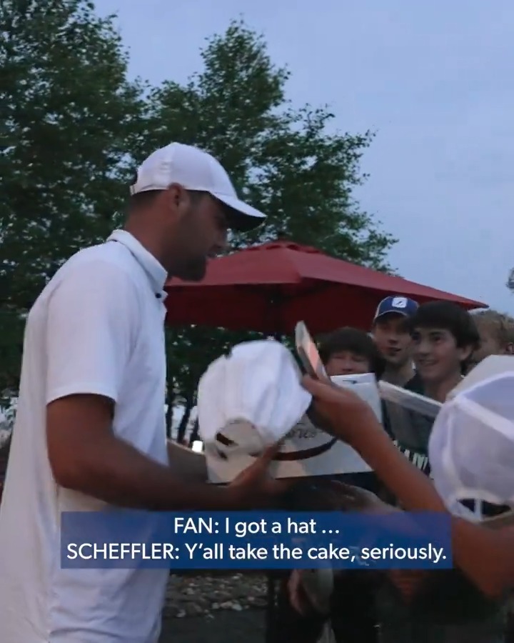This group of fans waited for over an hour to see if they could get an autograph from Scottie Scheffler. He gave them that ... and his birthday cake ❤️