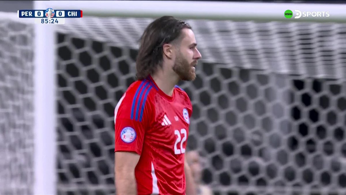 "Partido de mierda" Por el encuentro que protagonizaron Perú y Chile en el segundo partido de la Copa América. Que dolor de ojos, casi que no patearon al arco, juegan horribles los hijos de re mil puta.
