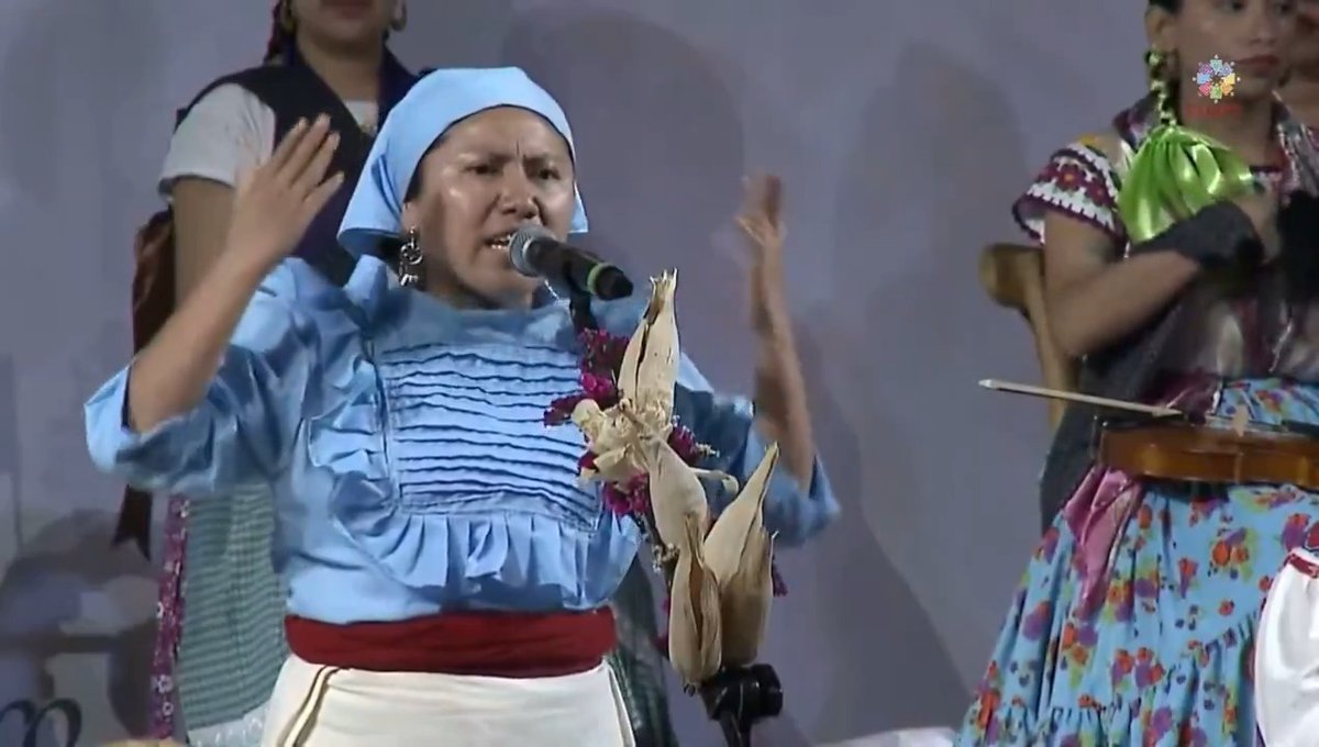 🗣️Basta de lucrar con #Oaxaca, fuera restaurantes de lujo que se apropian de nuestras cocinas y luego nos desplazan: aspirante a #DiosaCentéotl2024 👏🏽Yesenia Morales de San Pablo Güila, se pronunció en contra de la apropiación cultural, gastronomía y bordados oaxaqueños.