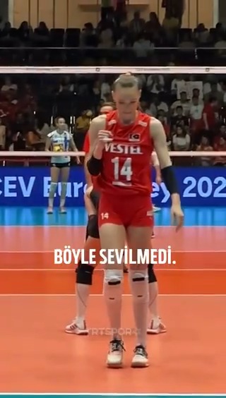 🎀Bugün, Türk voleybolunun efsane ismi Eda Erdem'in doğum günü... İyi ki doğdun kaptan!