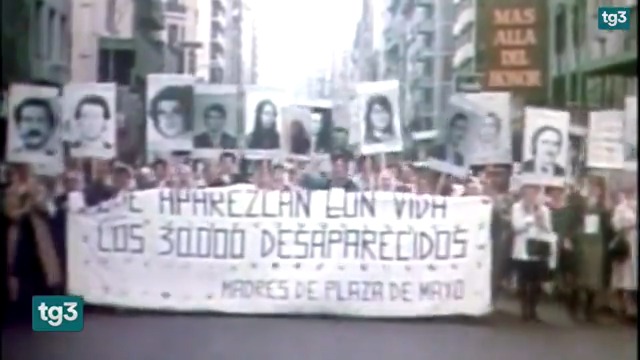 Enrico Calamai era console in Argentina all'epoca della dittatura negli anni '70 e salvò da torture e morte più di 300 italoargentini. Oggi, a 79 anni, ogni giovedì protesta sotto il Viminale, perché "i migranti sono i nuovi desaparecidos"