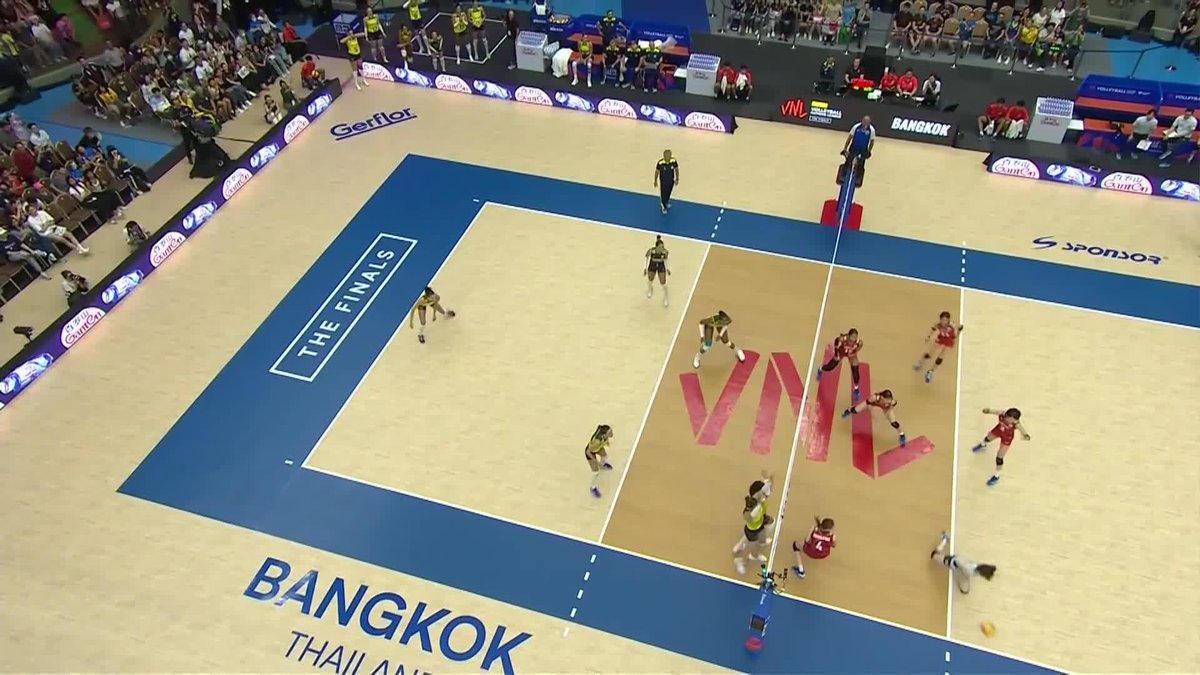 JAPAN 🇯🇵 MAKE VNL HISTORY 🥹! They will play in the gold medal match 🆚 Italy tomorrow in Bangkok 🇹🇭. This also guarantees Japan a medal after 12 years from a major #volleyball event. ➡️ #VNLFinals schedule - 📺 #VNL2024 on