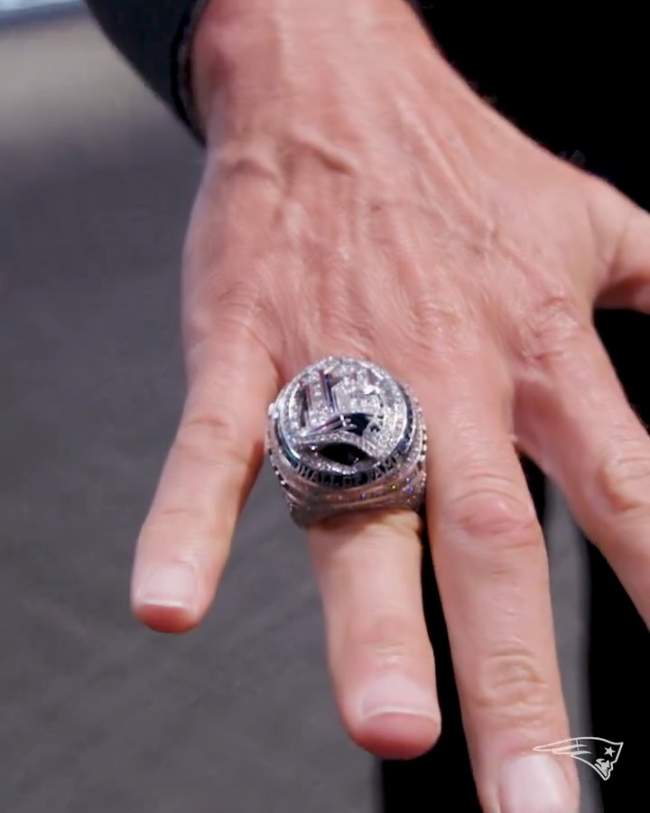 WOW. Tom Brady’s Patriots hall of fame ring.