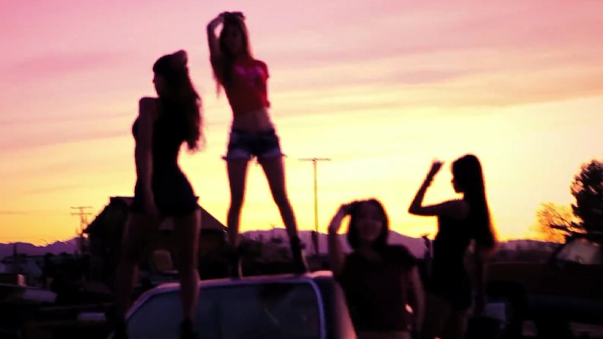 ☀️ BEST SUMMER K-POP SONGS: #42 SISTAR - Loving U