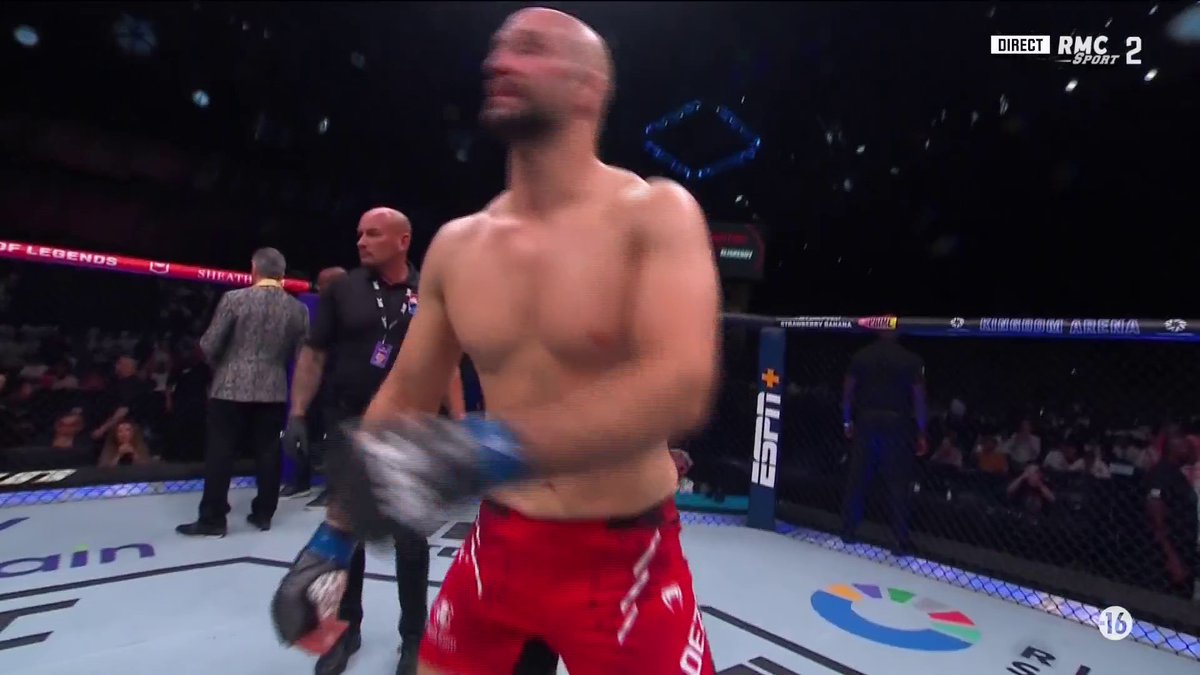🚨🚨🚨 C'EST DE LA FOLIE CE QUE VOLKAN OEZDEMIR A FAIT À WALKER ! UNE DESTRUCTION 💥