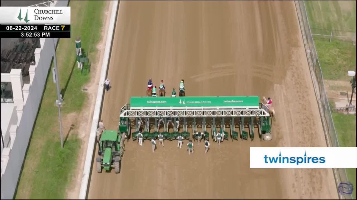 Vahva is 4 for 4 at #ChurchillDowns! Congrats to her connections in the Chicago Stakes! 🏆