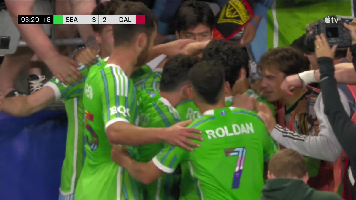 JORDAN MORRIS GIVES SEATTLE THE LEAD IN STOPPAGE! 🔥