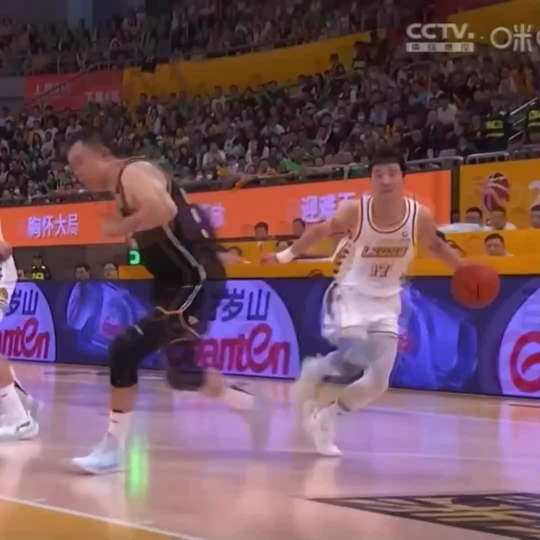 中国での報道によると、中国代表🇨🇳の孫銘徽（ソン・ミンフイ）がBリーグのチームと初期の交渉段階に入ったとの事です スン・ミンフイ 28歳 188cm stats 中国🇨🇳 36.3min 20.9P 4.2R 10.6A