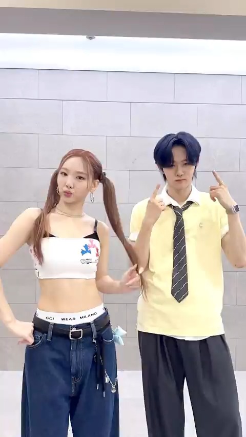 #ABCD with #JIYUNSEO 🔠✨ 🦋 Listen [NA] 🦋 #TWICE #트와이스 #NAYEON #나연 #NA #EVNNE #이븐 #지윤서