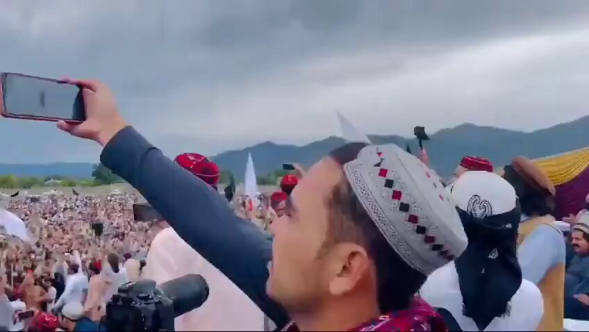 یہ دہشت گردی نامنظور یہ بھتہ خوری نامنظور جبری گمشدگی نامنظور یہ خون کا دھندہ نامنظور یہ ٹارگٹ کیلنگ نامنظور Thank You Manzoor Pashteen