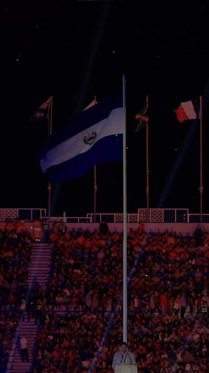 Hace un año vivimos la inauguración de los mejores Juegos Centroamericanos y del Caribe de la historia: San Salvador 2023. Como presidente del comité organizador me enorgullece enmarcar el gran legado que estos juegos nos dejó: desde instalaciones deportivas modernas, un antes y un después de cómo hacer y vivir el deporte salvadoreño, hasta la capacidad de demostrarle al mundo entero lo que somos capaces de hacer, aún en las condiciones más adversas. Gracias a todos los que, de una u otra forma se involucraron en la historia de la 24a. edición de esta justa regional deportiva. Seguimos #ConstruyendoElCamino