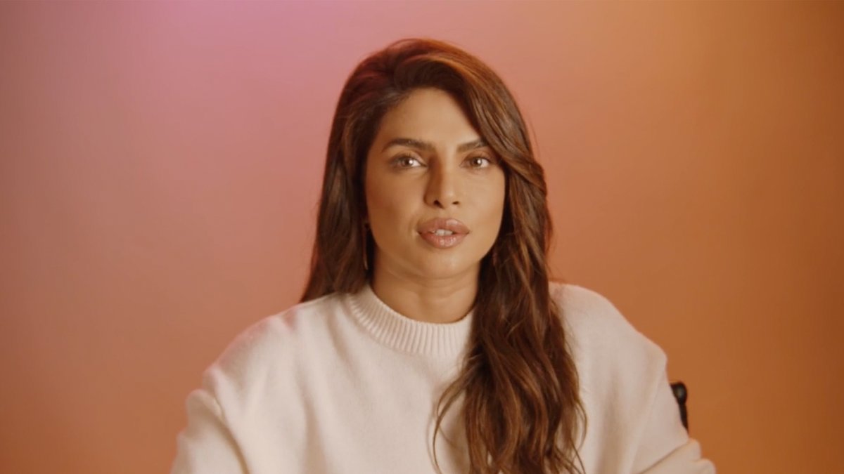 “Rebirth to me is change. Not just changing but accepting that change”. Global Brand Ambassador Priyanka Chopra Jones shares her transformative journey, highlighting the courage integral to her life. Discover more at #EternallyReborn #BvlgariAeterna