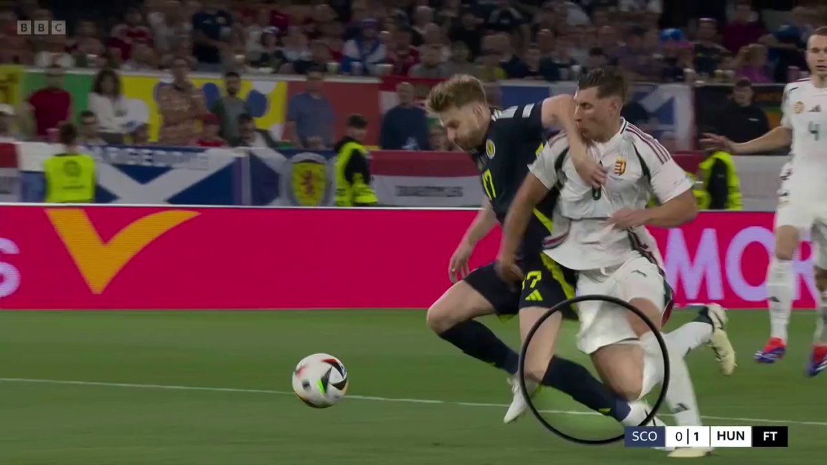 "It's a terrible challenge. That for me is a clear penalty." Alan Shearer can't believe Scotland were not awarded a penalty for this challenge on Stuart Armstrong 🗣 #SCOHUN #Euro2024