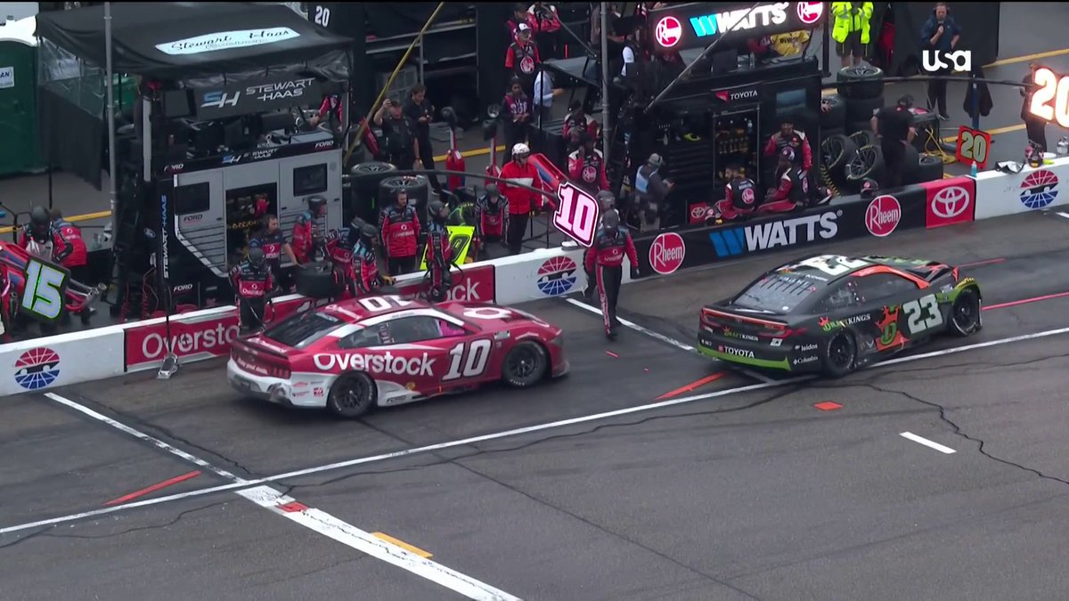 Bubba Wallace parked his car right in front of Noah Gragson. 👀