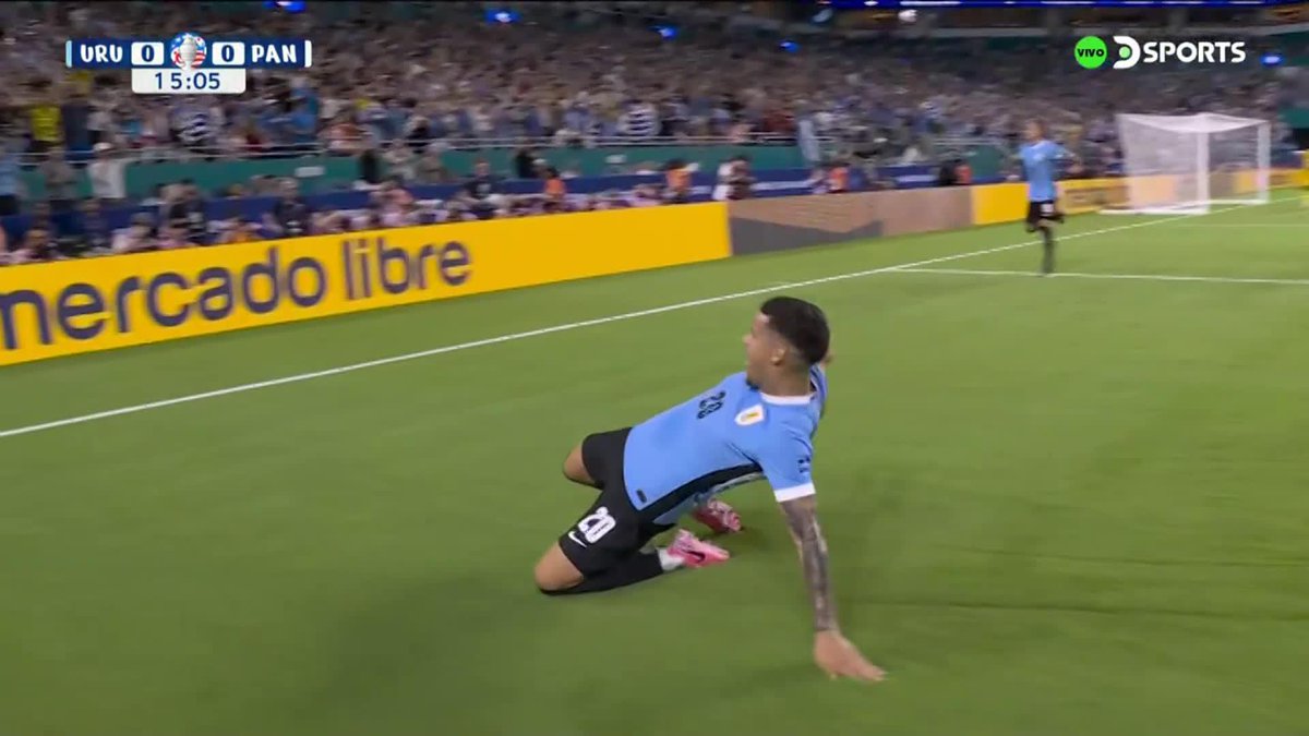 🇺🇾🎥 ¡Lo gana Uruguay! Esto es lo mejor del primer tiempo, en el que La Celeste vence 1-0 a Panamá gracias a un GOLAZO de Maxi Araujo. CONMEBOL #CopaAméricaEnDSPORTS