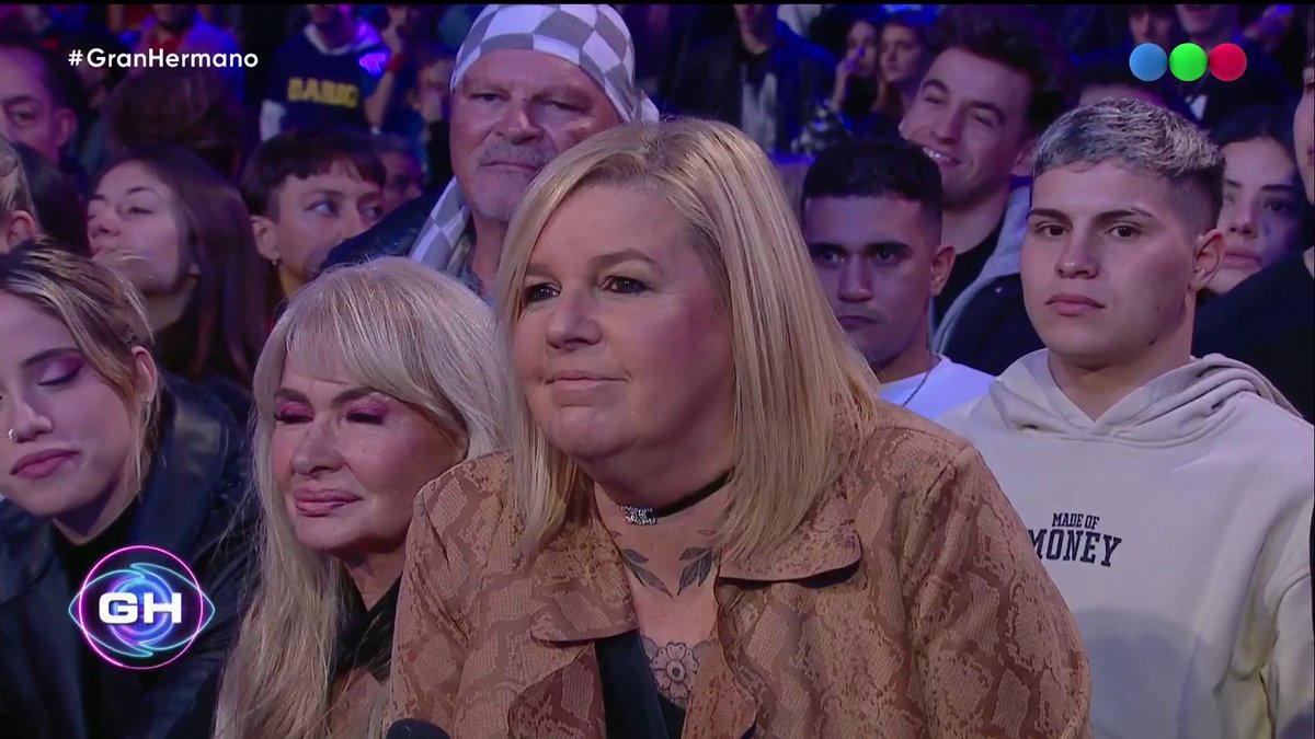 Furia trató de "panqueque" a Virginia y ella prefirió no contestarle 😳 👁 Seguí el minuto a minuto en y viví #GranHermano gratis las 24hs en DIRECTV LatinAmerica y DGO ⬅
