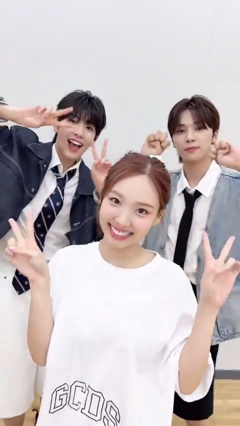 #ABCD with #SOGEON &amp; #YUKI 💚✨ 🦋 Listen [NA] 🦋 #TWICE #트와이스 #NAYEON #나연 #NA #NEXZ #넥스지 #소건 #유키