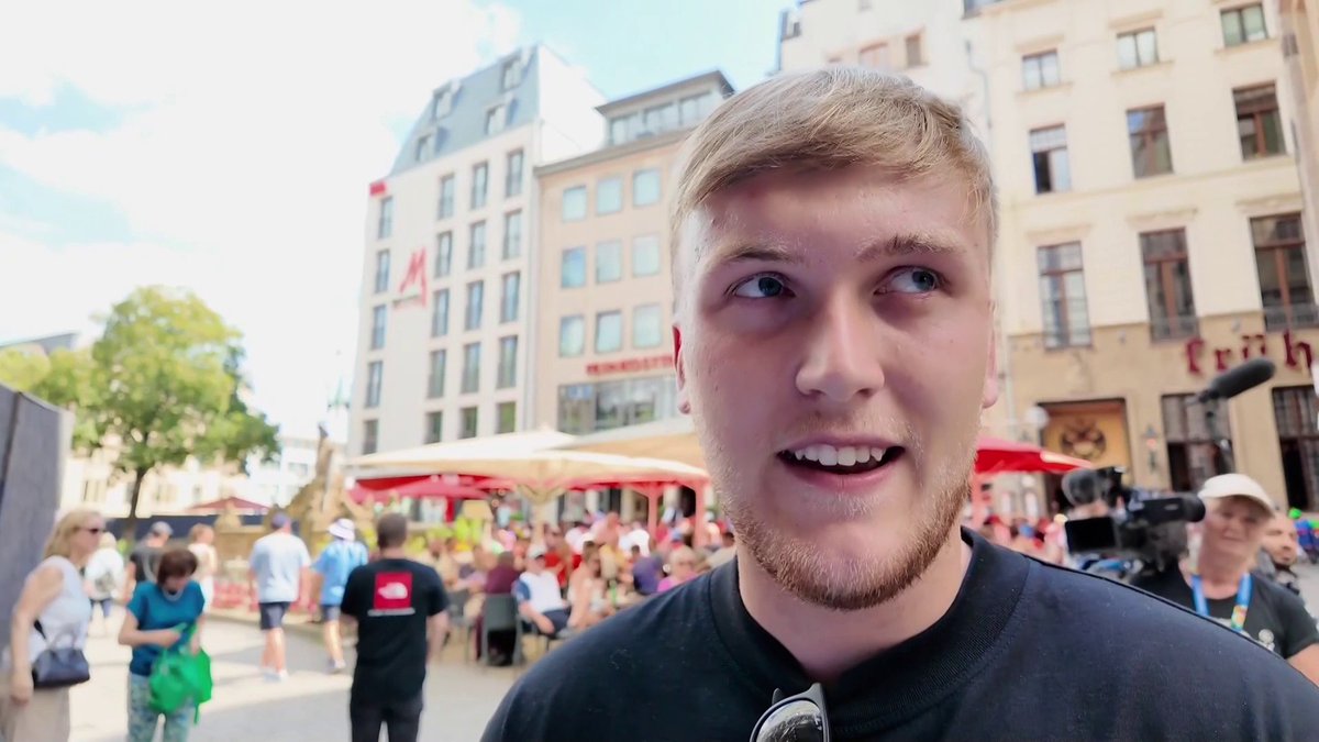 "I'd love to see a three of Mainoo, Rice and Foden but you can't drop Bellingham, can you?" Kaveh Solhekol caught up with England supporters in Cologne 🎙️