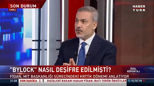 MİT, FETÖ ile nasıl mücadele ediyor? Hakan Fidan döneminden bu yana teşkilat ne adımlar attı? Dışişleri Bakanı Hakan Fidan #ÖzelRöportaj'da anlattı.