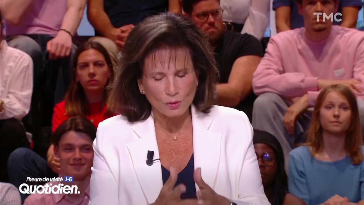 Si le RN arrive au pouvoir, Jordan Bardella l'a confirmé, il reviendra sur le droit du sol. Anne Sinclair cite alors le grand pasteur allemand Martin Niemöller et dit "Je ne voudrais pas qu'on ajoute : "Quand ils sont venus chercher les musulmans, je n'ai rien dit".