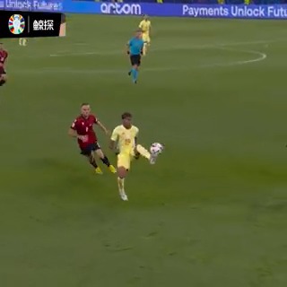 Lamine Yamal's first touch 🤤 (via @EURO2024)