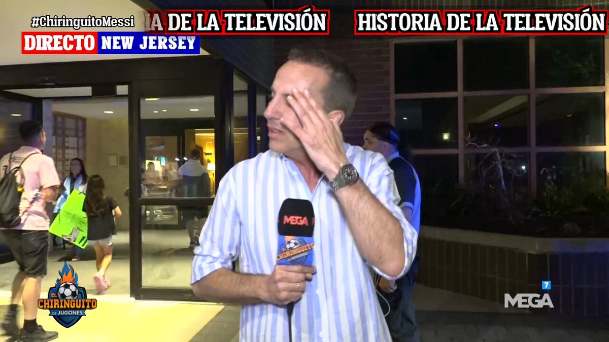 😭 ¡¡LÁGRIMAS para la HISTORIA!! 🥹 Cristóbal Soria rompe a llorar tras salir al balcón con Leo Messi en un día inolvidable. 📺 #ChiringuitoMessi 📺